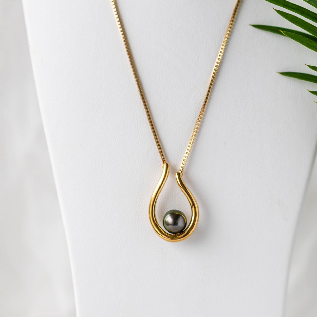 Prouds pearl pendant deals