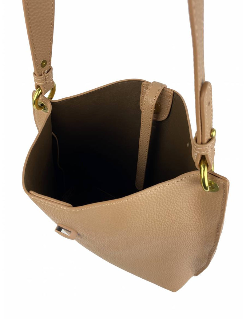 Mel & Co Pebbled Sling Bag In Shoulder Bag