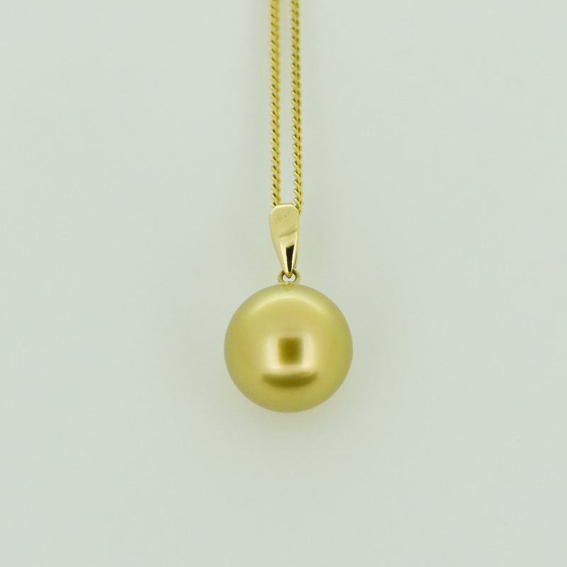 Lumisa Gold  Pearl Pendant