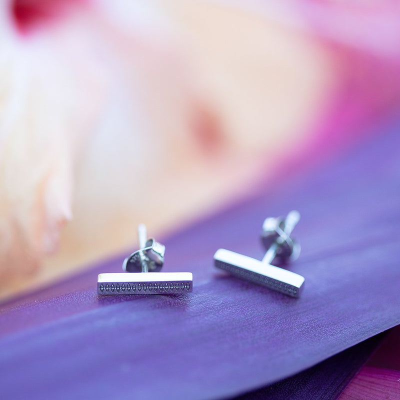 Fonu Viti Lialai Bar Studs , Silver